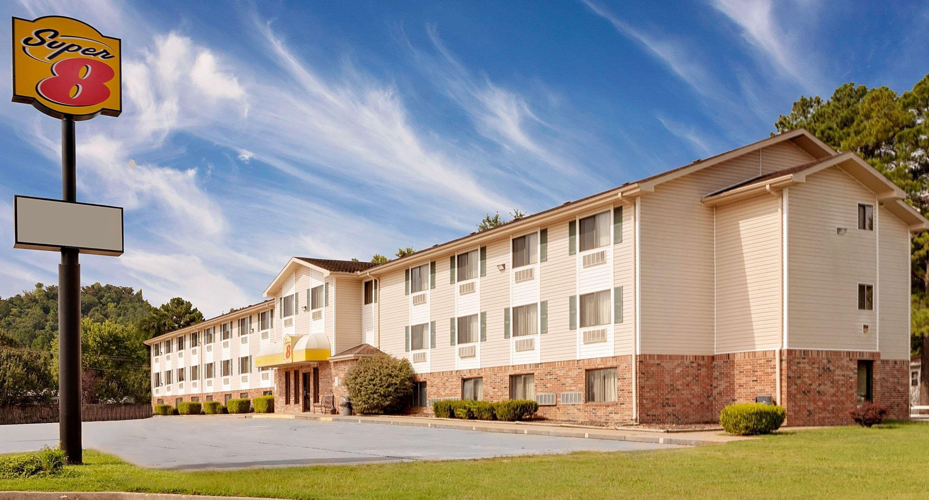 Super 8 By Wyndham Fayetteville Exteriör bild